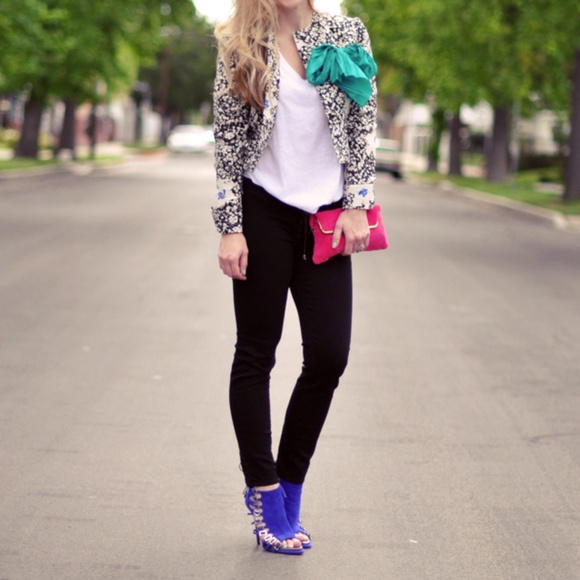 New in BOX 2011 BEBE Taffy Blue Suede shoes buckle heels US 9 Women's toe boot - Picture 13 of 13